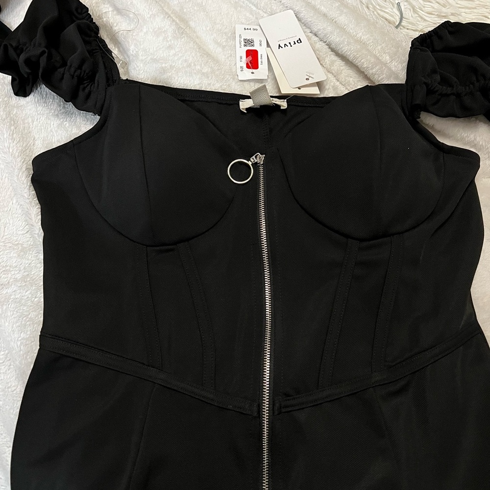 Black short sleeve dress
